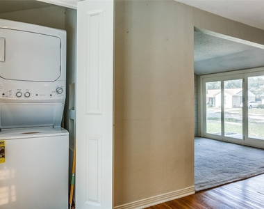 541 Parkhurst Drive - Photo Thumbnail 10