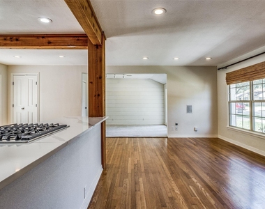 541 Parkhurst Drive - Photo Thumbnail 2