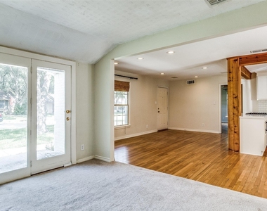 541 Parkhurst Drive - Photo Thumbnail 5