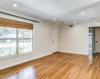 541 Parkhurst Drive - Photo Thumbnail 4
