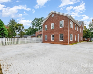 816 Walnut Avenue - Photo Thumbnail 31