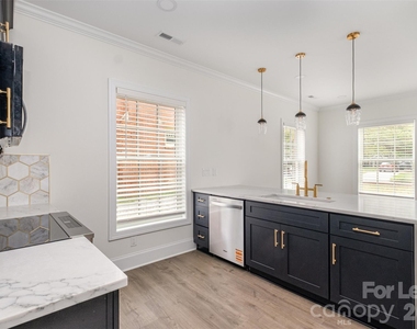 816 Walnut Avenue - Photo Thumbnail 9