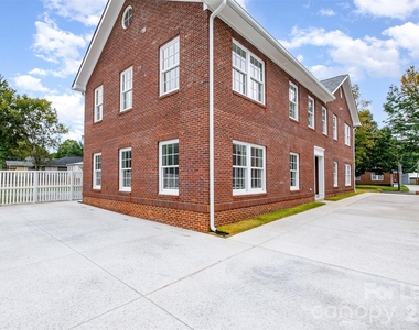 816 Walnut Avenue - Photo Thumbnail 32