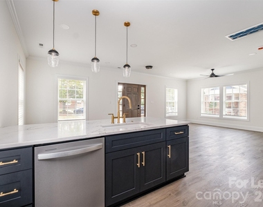 816 Walnut Avenue - Photo Thumbnail 13