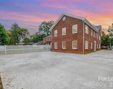 816 Walnut Avenue - Photo Thumbnail 30