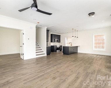 816 Walnut Avenue - Photo Thumbnail 5