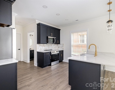 816 Walnut Avenue - Photo Thumbnail 8