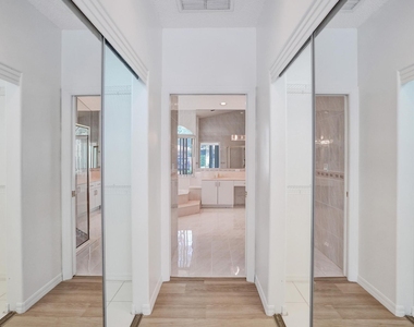 11340 Lakeshore Drive - Photo Thumbnail 30