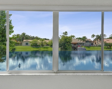 11340 Lakeshore Drive - Photo Thumbnail 21