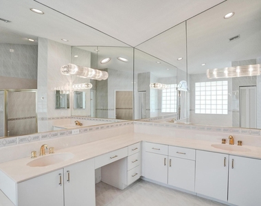 11340 Lakeshore Drive - Photo Thumbnail 33