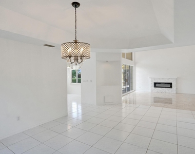 11340 Lakeshore Drive - Photo Thumbnail 11