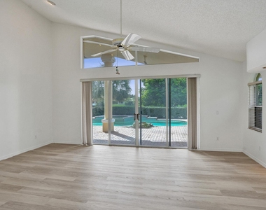 11340 Lakeshore Drive - Photo Thumbnail 35