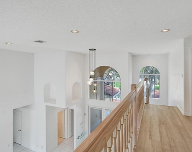 11340 Lakeshore Drive - Photo Thumbnail 42