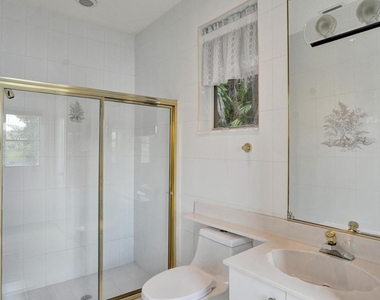 11340 Lakeshore Drive - Photo Thumbnail 25
