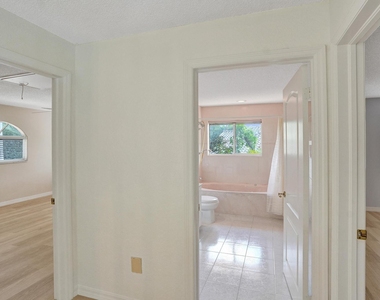 11340 Lakeshore Drive - Photo Thumbnail 43