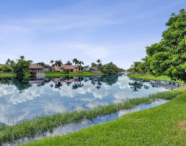 11340 Lakeshore Drive - Photo Thumbnail 56