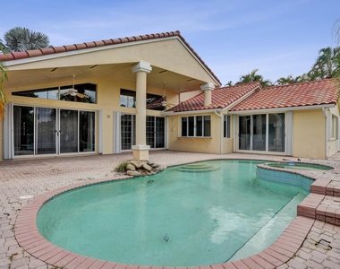 11340 Lakeshore Drive - Photo Thumbnail 57