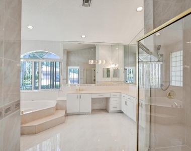 11340 Lakeshore Drive - Photo Thumbnail 31
