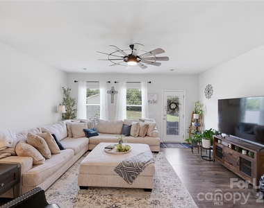 116 Camdenbrush Trail - Photo Thumbnail 19