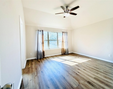 214 Lavaca Drive - Photo Thumbnail 22