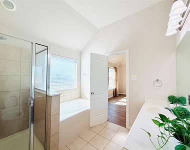 214 Lavaca Drive - Photo Thumbnail 27
