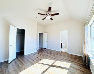 214 Lavaca Drive - Photo Thumbnail 23