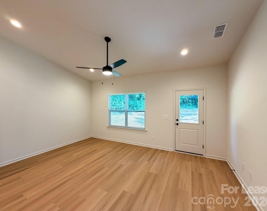 1500 Hollyleaf Avenue - Photo Thumbnail 6