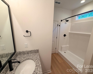 1500 Hollyleaf Avenue - Photo Thumbnail 11