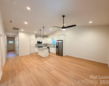 1500 Hollyleaf Avenue - Photo Thumbnail 8