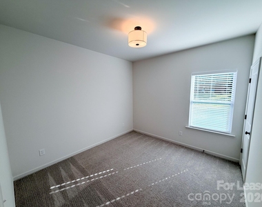 1500 Hollyleaf Avenue - Photo Thumbnail 16