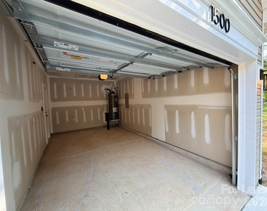 1500 Hollyleaf Avenue - Photo Thumbnail 20