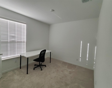 8416 Butterfly Lane - Photo Thumbnail 22