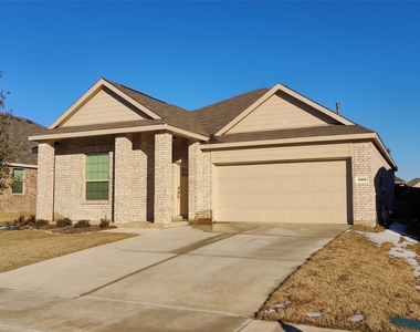 8416 Butterfly Lane - Photo Thumbnail 4