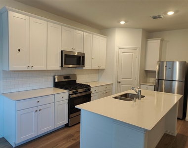 8416 Butterfly Lane - Photo Thumbnail 6