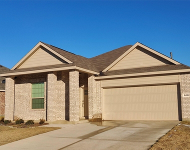 8416 Butterfly Lane - Photo Thumbnail 5