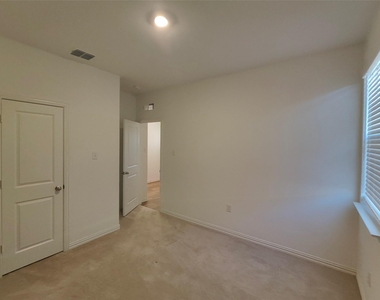 8416 Butterfly Lane - Photo Thumbnail 24