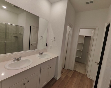 8416 Butterfly Lane - Photo Thumbnail 12