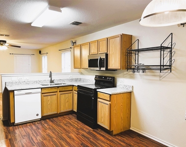 4513 Waterford Drive - Photo Thumbnail 2