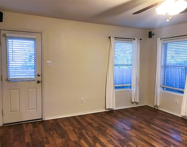 4513 Waterford Drive - Photo Thumbnail 12
