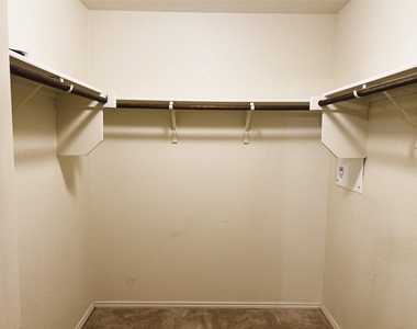 4513 Waterford Drive - Photo Thumbnail 6