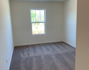 110 Quinn Road - Photo Thumbnail 22