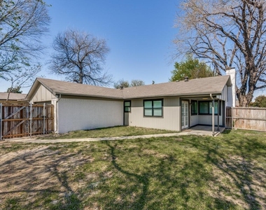 1242 Delores Drive - Photo Thumbnail 23
