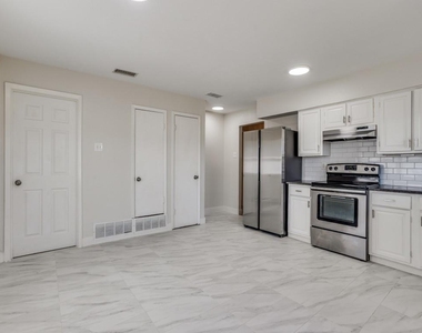 1242 Delores Drive - Photo Thumbnail 10