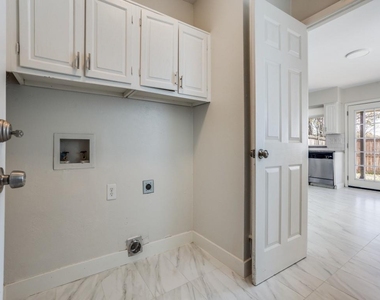 1242 Delores Drive - Photo Thumbnail 21