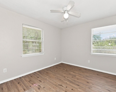 4349 Chestnut Drive - Photo Thumbnail 13