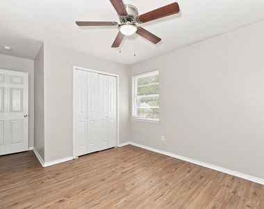 4349 Chestnut Drive - Photo Thumbnail 9