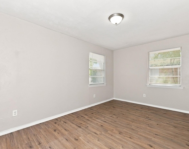 4349 Chestnut Drive - Photo Thumbnail 12