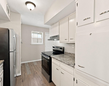 4349 Chestnut Drive - Photo Thumbnail 7