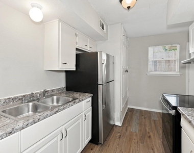 4349 Chestnut Drive - Photo Thumbnail 6