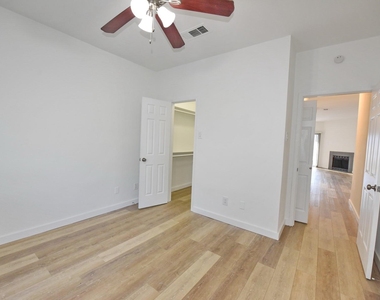 3701 Cedarplaza Lane - Photo Thumbnail 11